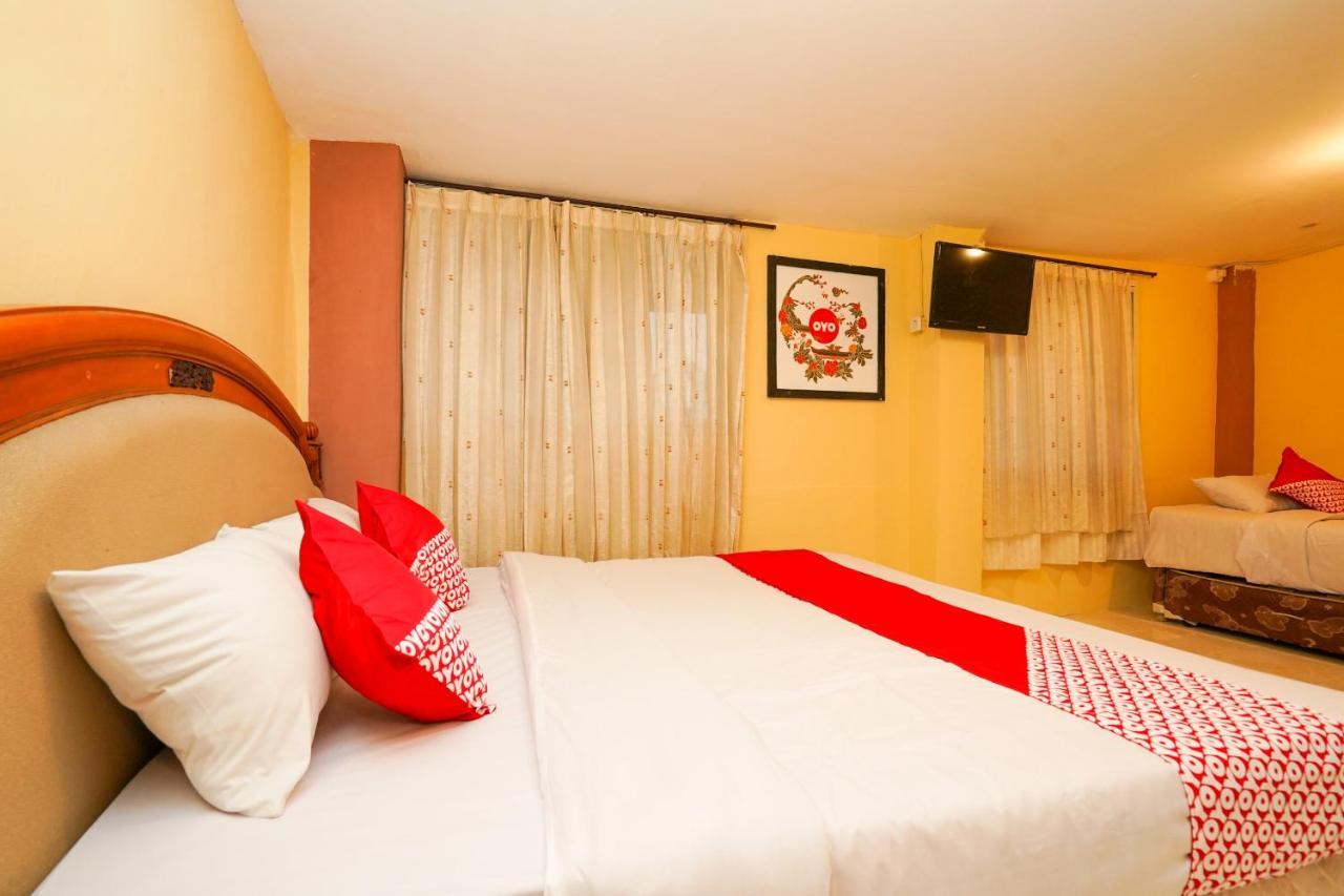 Hotel Super Oyo 710 Naomi Heritage Surabaya