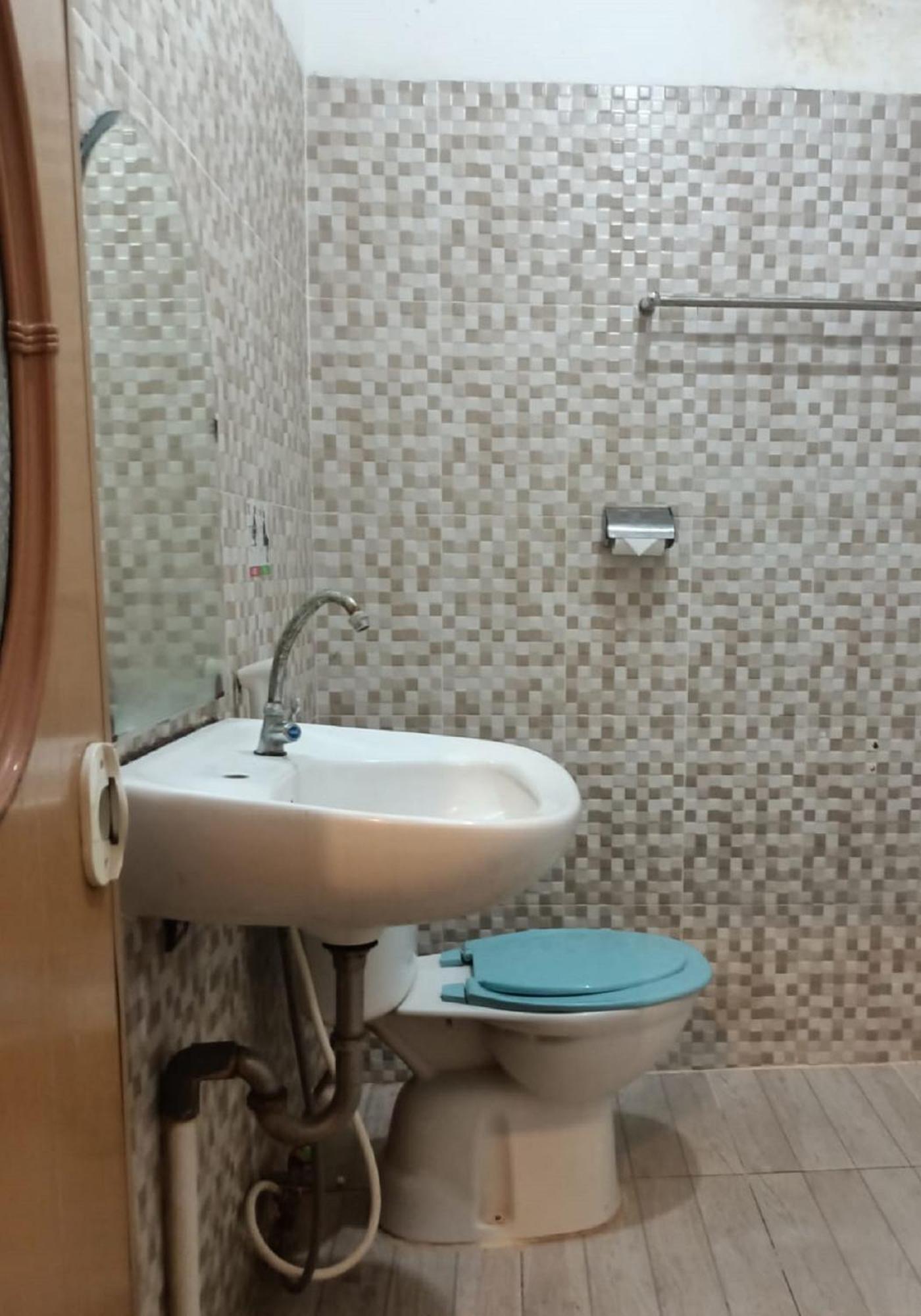 Hotel Super Oyo 710 Naomi Heritage Surabaya